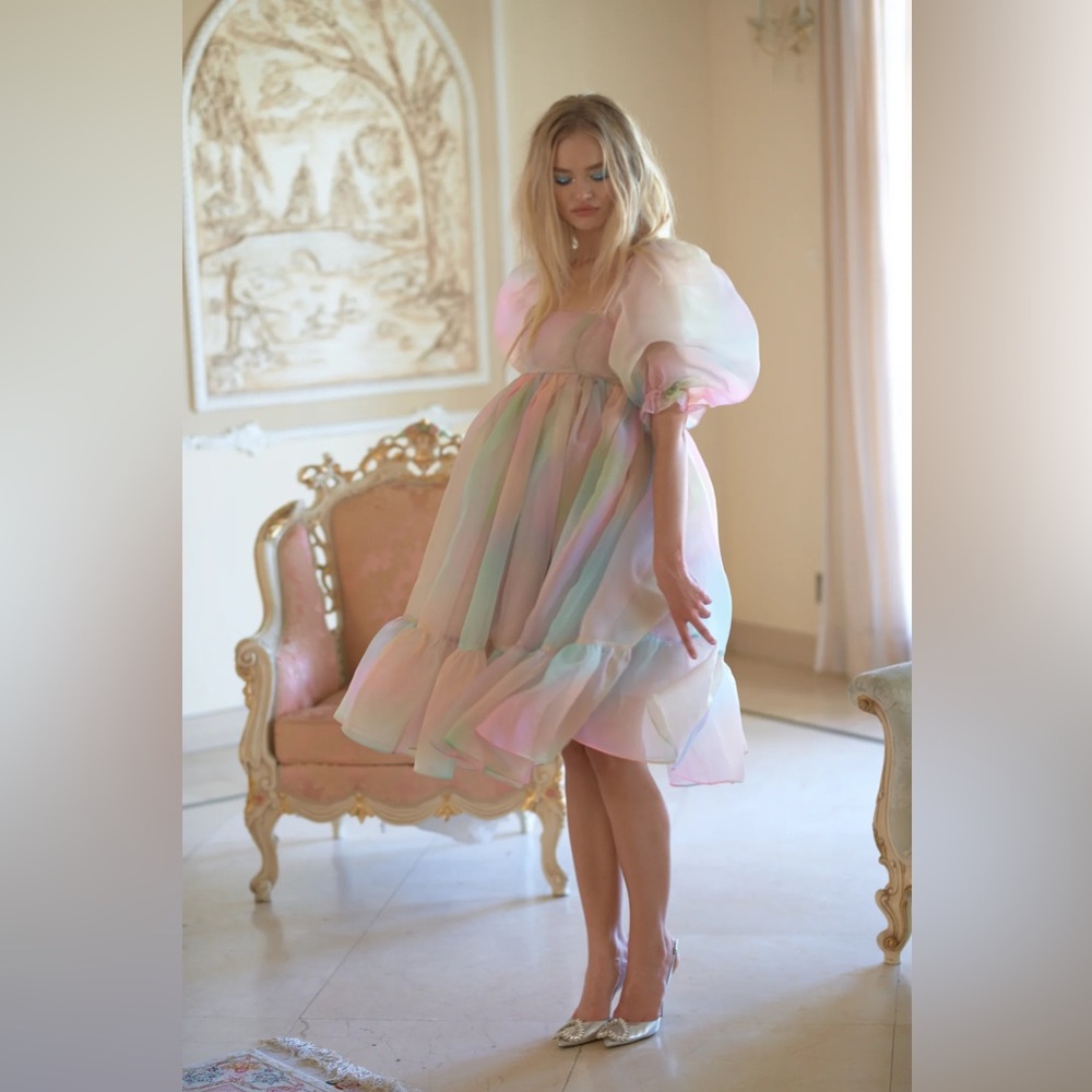 Selkie Rainbow French Puff